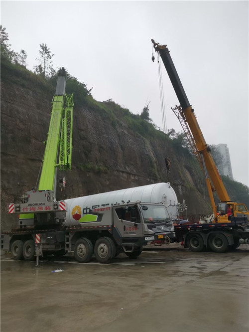 垦利区“不怕风雨冻”—— 吊车的 “恶劣环境适应” 技术
