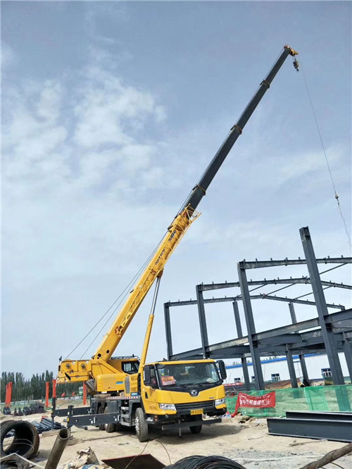 垦利区超高层建筑钢结构吊装案例